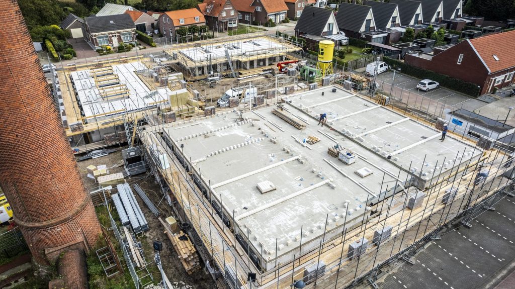 Plat dak vervangen Janssen Beugen